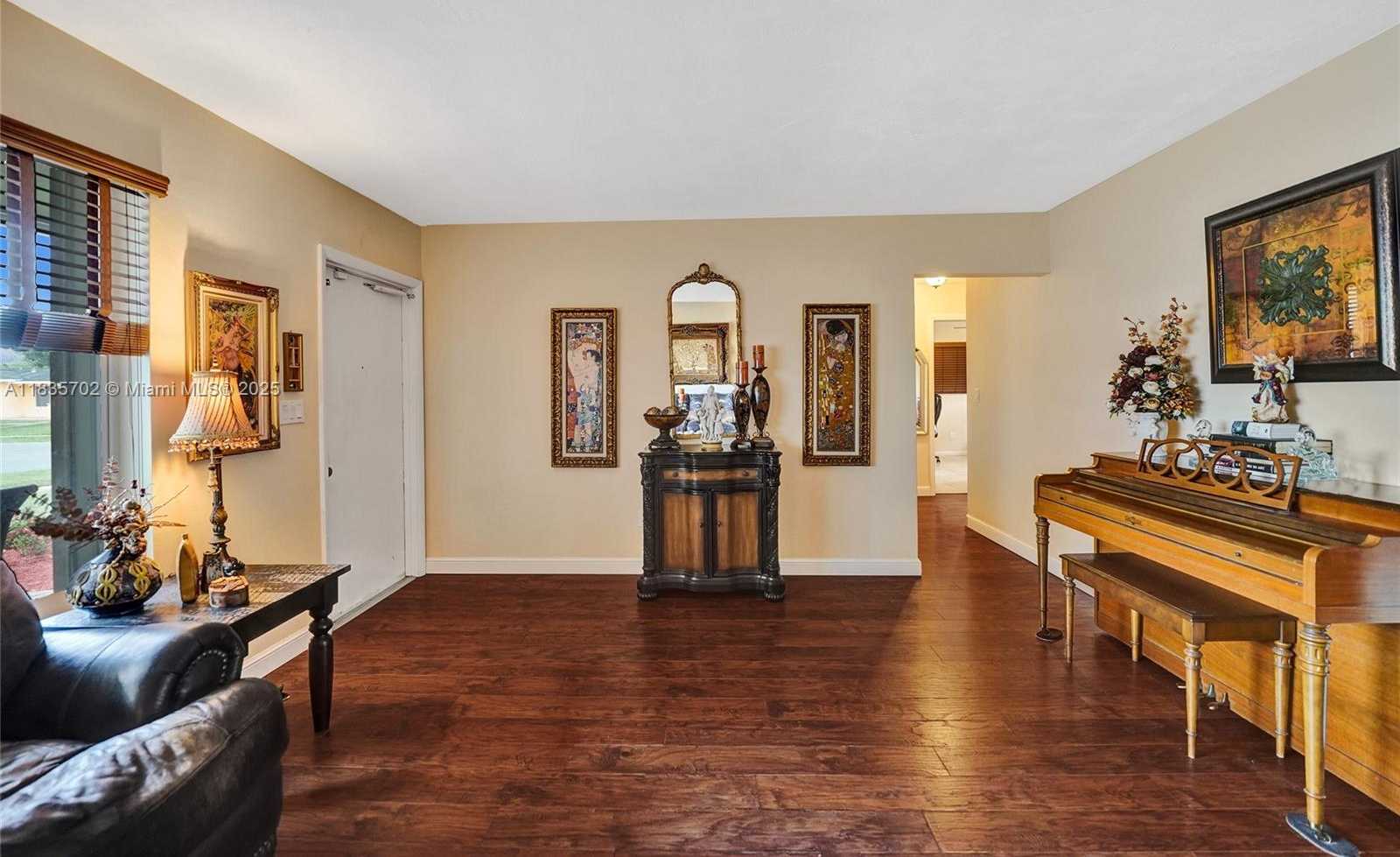 Small Image of 11000 NORTH WEST 20TH ST, Pembroke Pines Number 10