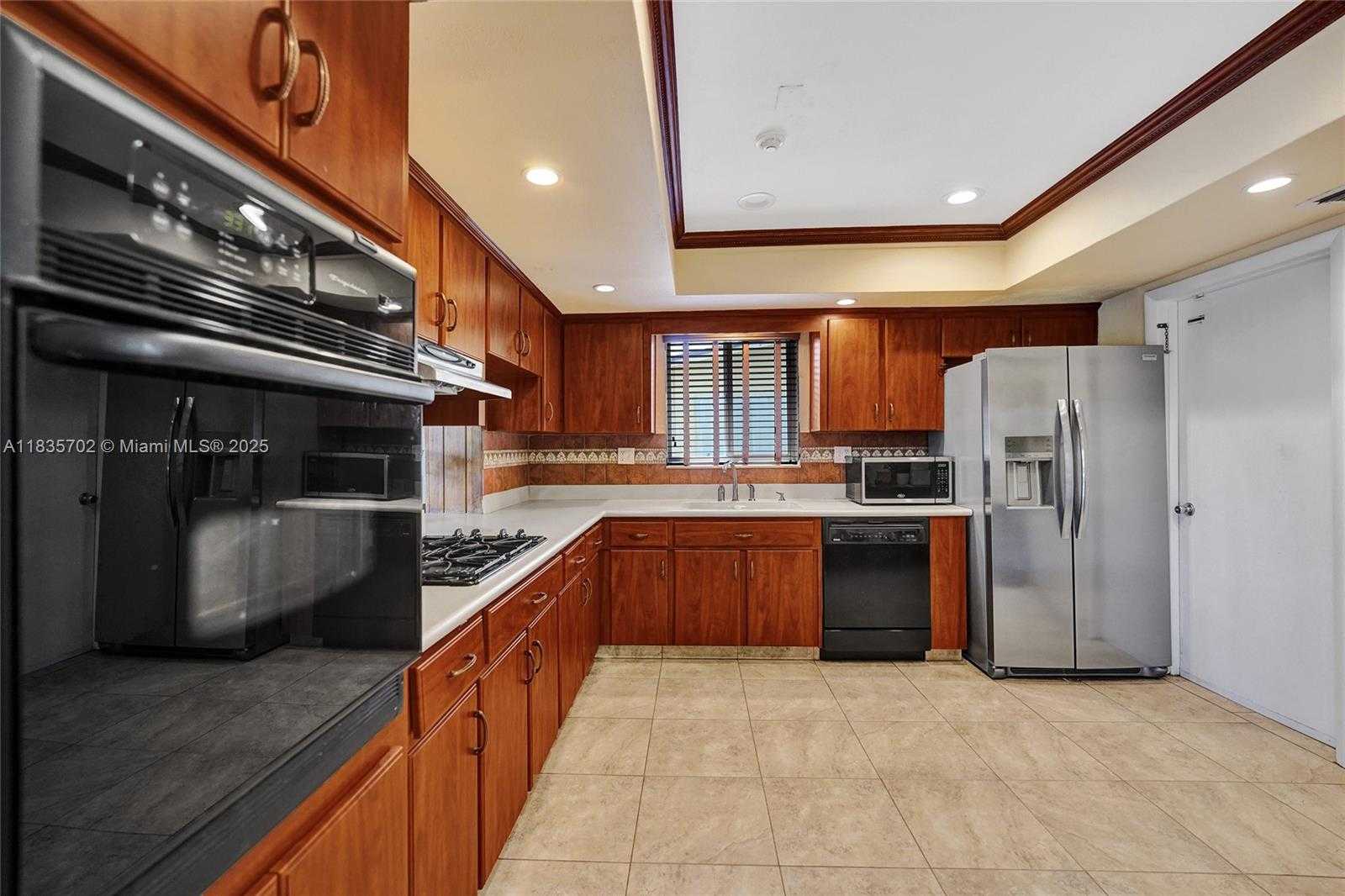 Small Image of 11000 NORTH WEST 20TH ST, Pembroke Pines Number 13
