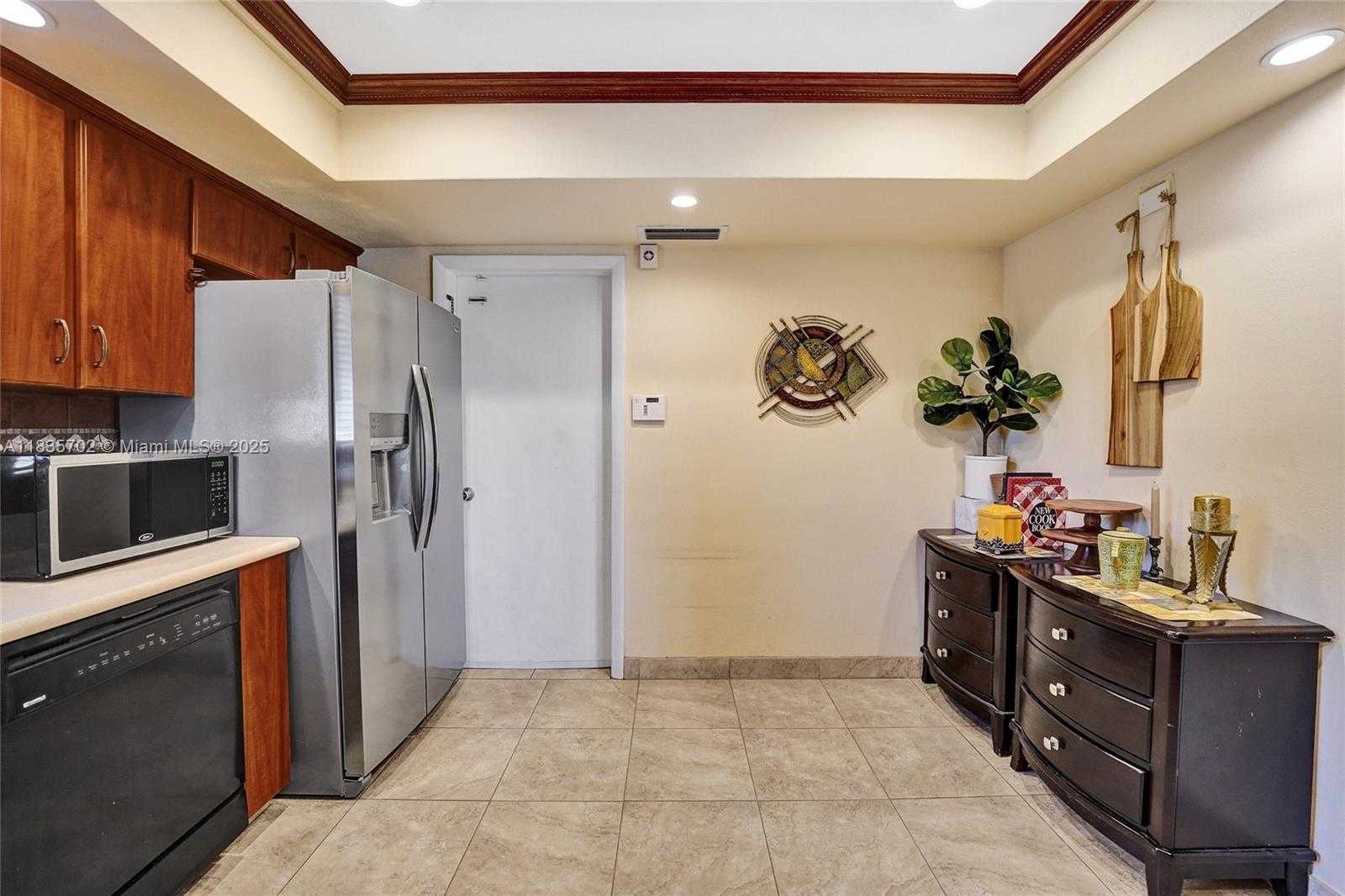 Small Image of 11000 NORTH WEST 20TH ST, Pembroke Pines Number 19