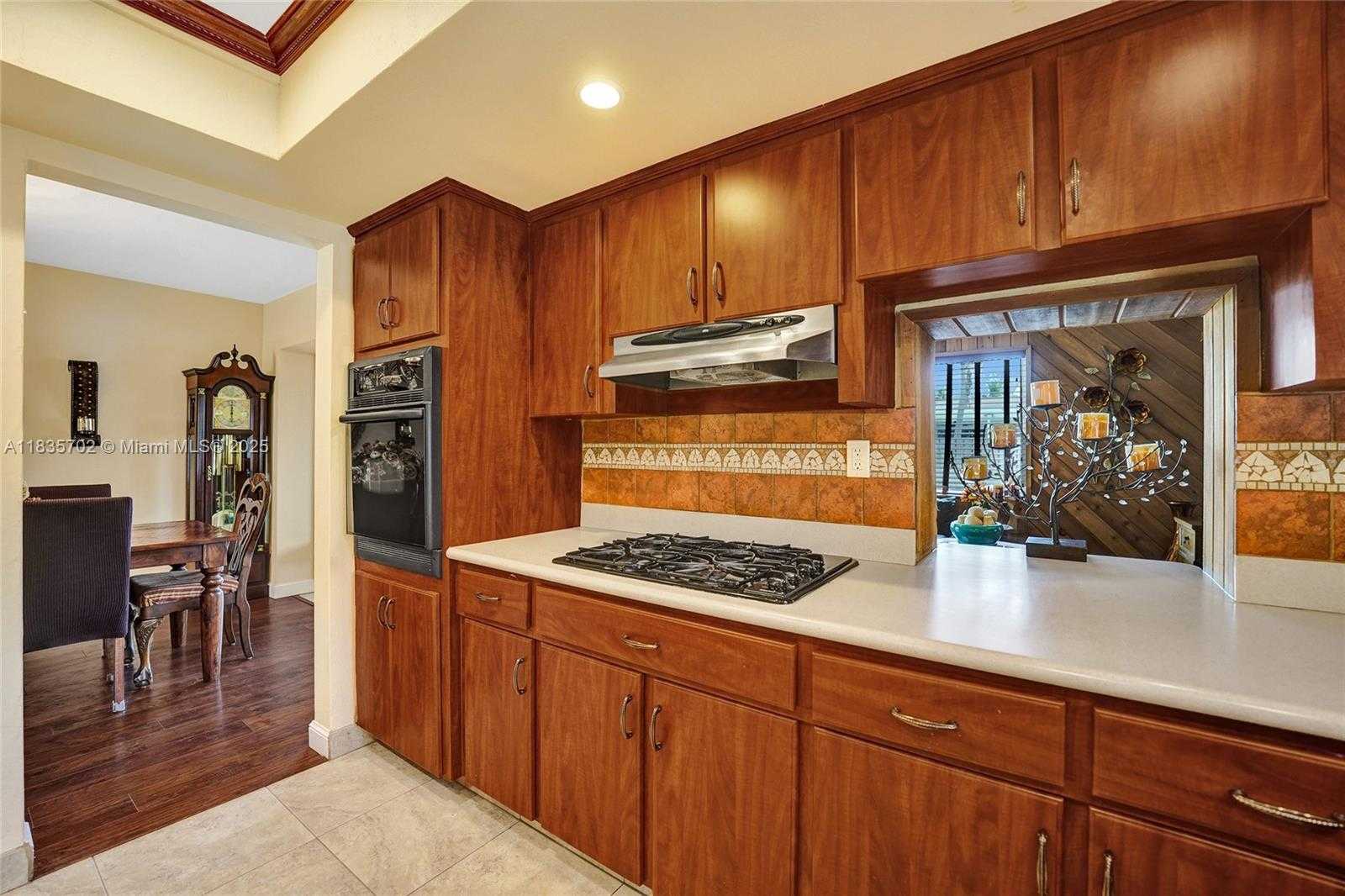 Small Image of 11000 NORTH WEST 20TH ST, Pembroke Pines Number 20