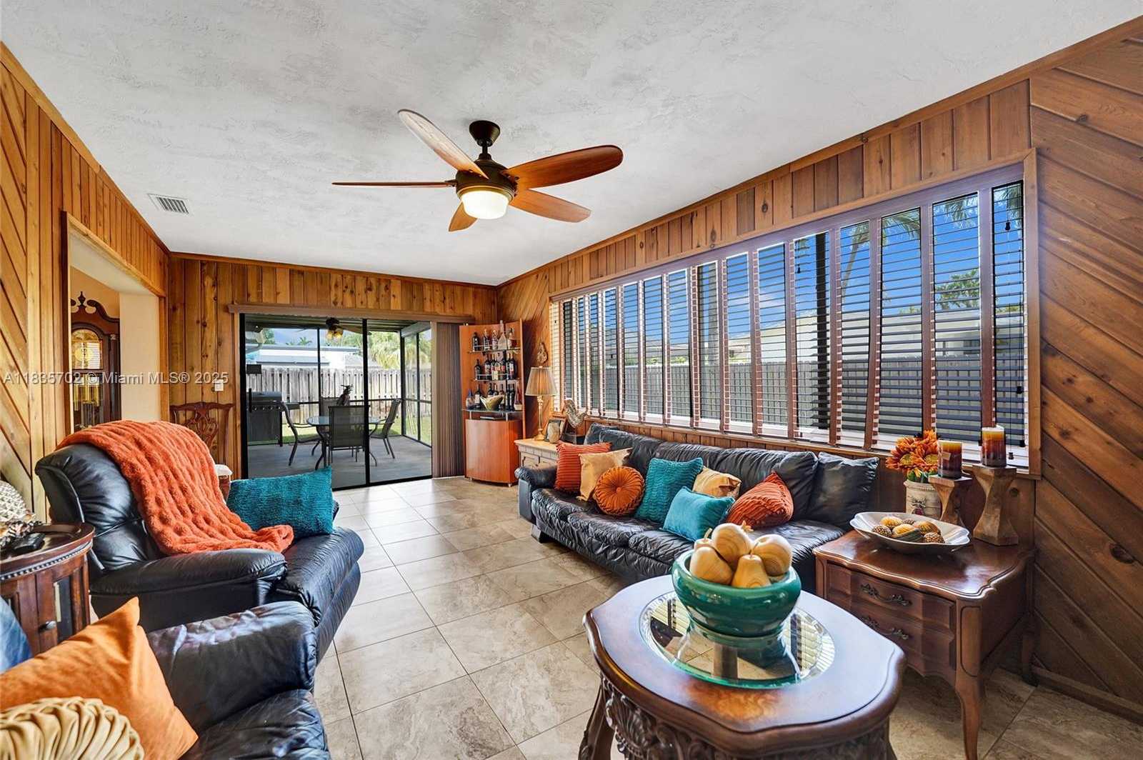 Small Image of 11000 NORTH WEST 20TH ST, Pembroke Pines Number 23