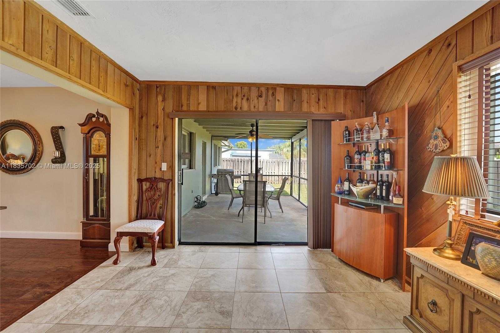 Small Image of 11000 NORTH WEST 20TH ST, Pembroke Pines Number 25