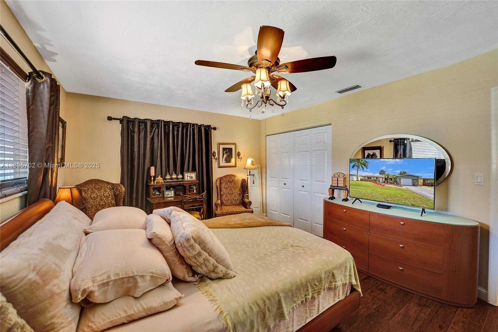 Small Image of 11000 NORTH WEST 20TH ST, Pembroke Pines Number 30