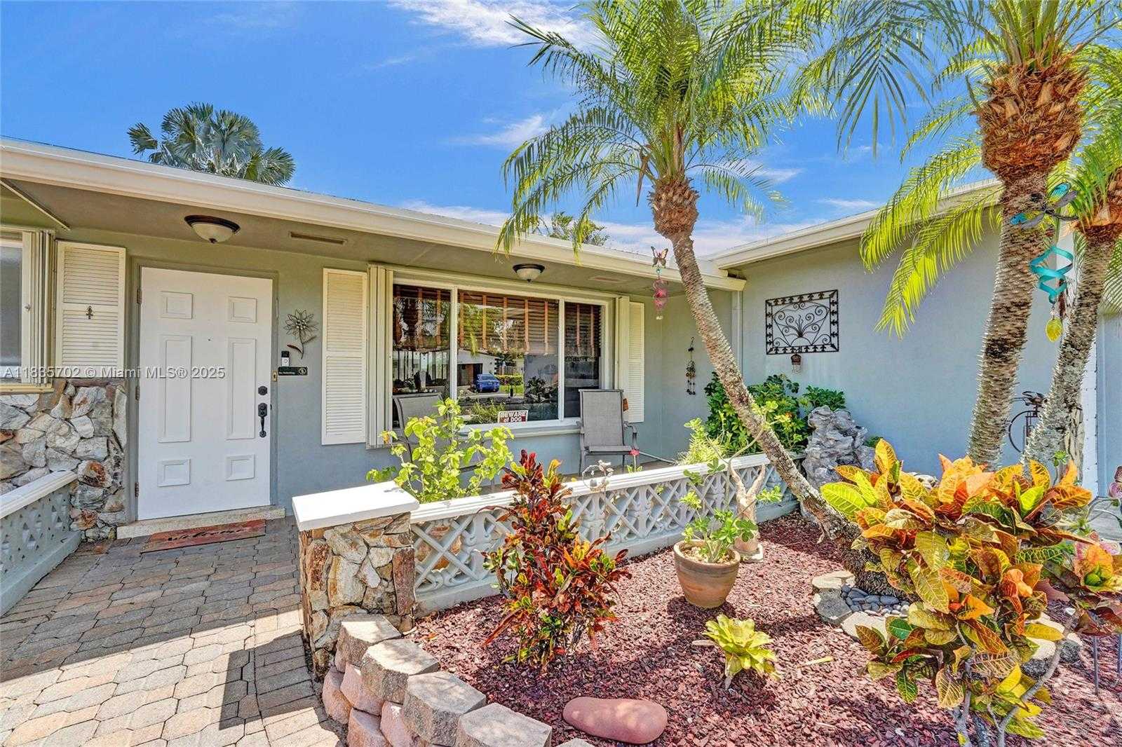 Small Image of 11000 NORTH WEST 20TH ST, Pembroke Pines Number 4