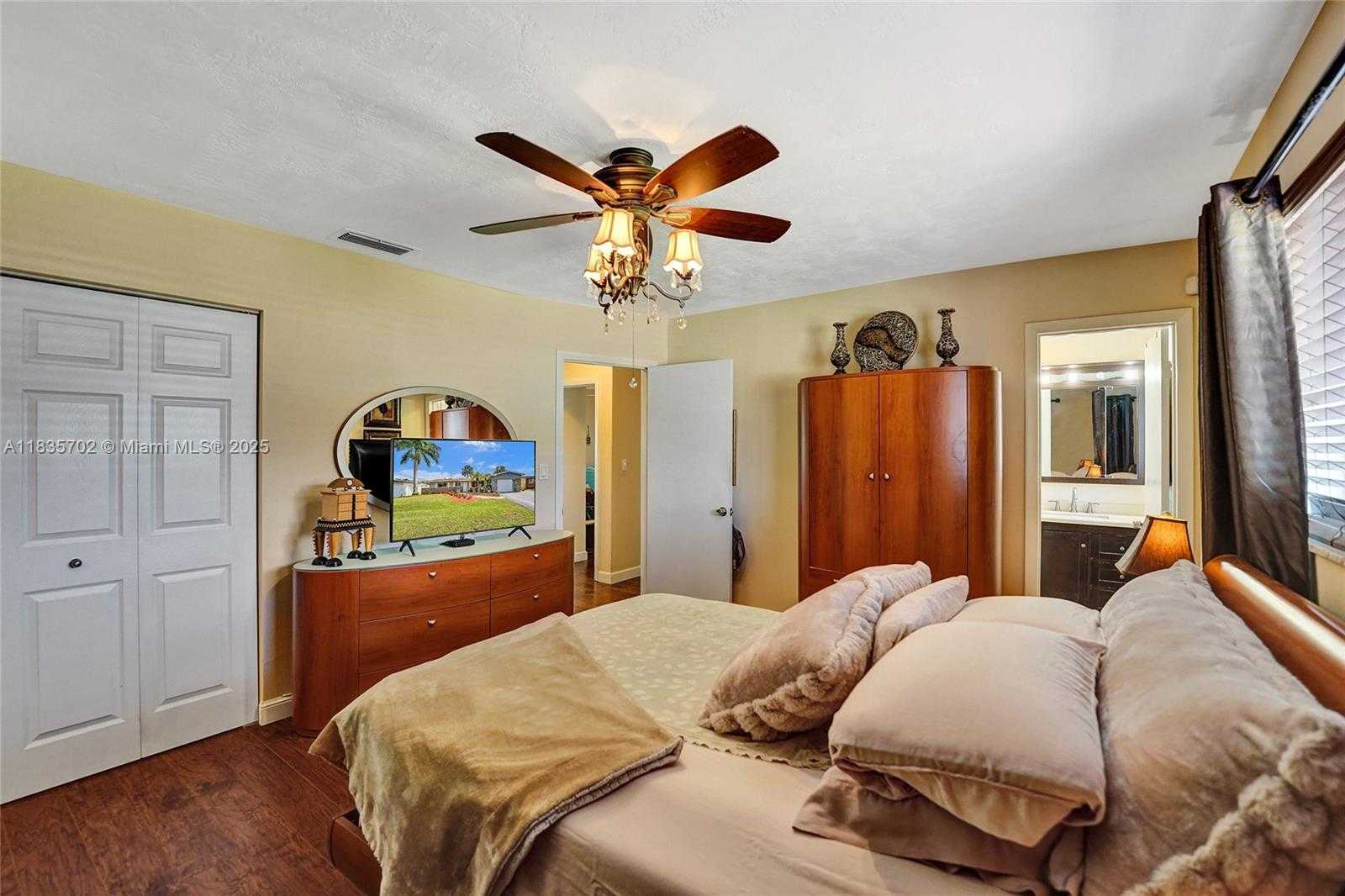 Small Image of 11000 NORTH WEST 20TH ST, Pembroke Pines Number 52