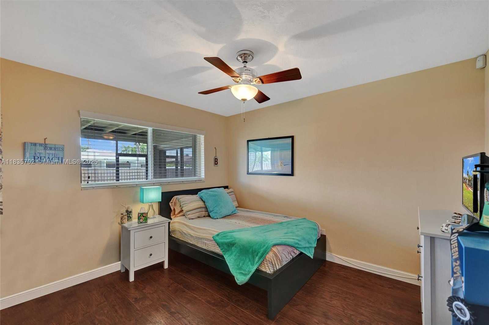 Small Image of 11000 NORTH WEST 20TH ST, Pembroke Pines Number 57