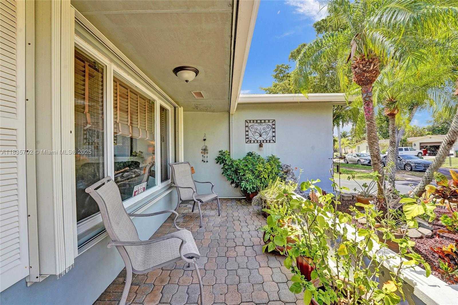 Small Image of 11000 NORTH WEST 20TH ST, Pembroke Pines Number 6