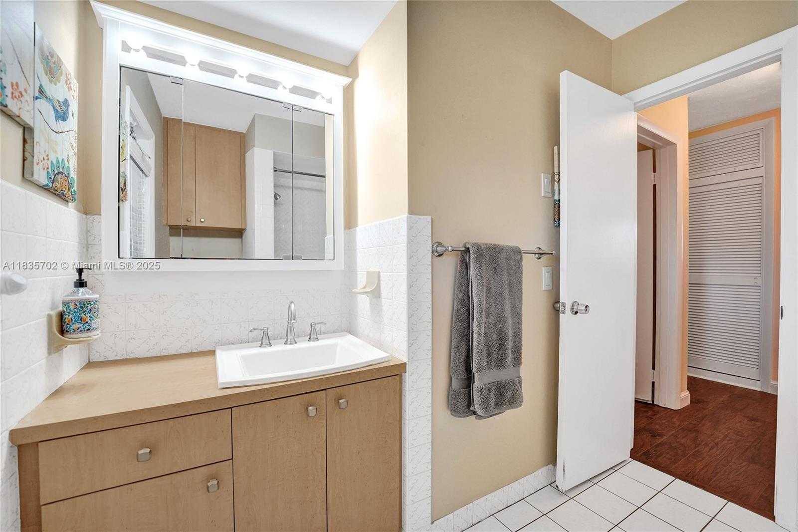 Small Image of 11000 NORTH WEST 20TH ST, Pembroke Pines Number 61