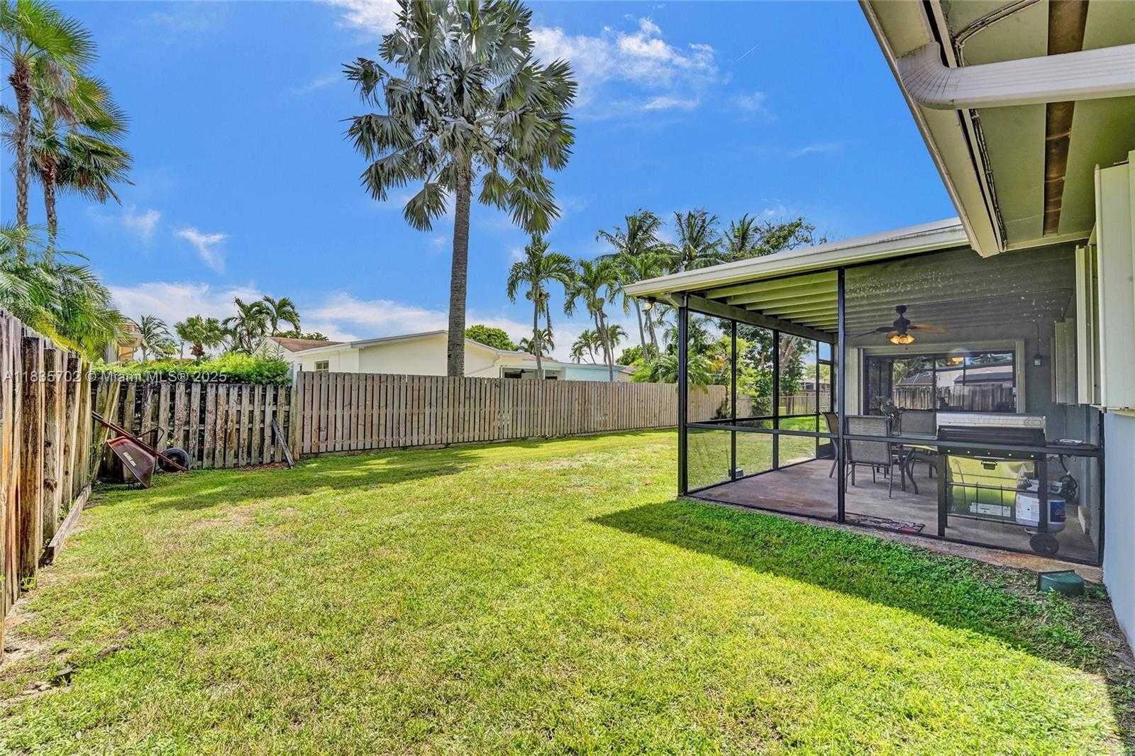 Small Image of 11000 NORTH WEST 20TH ST, Pembroke Pines Number 71