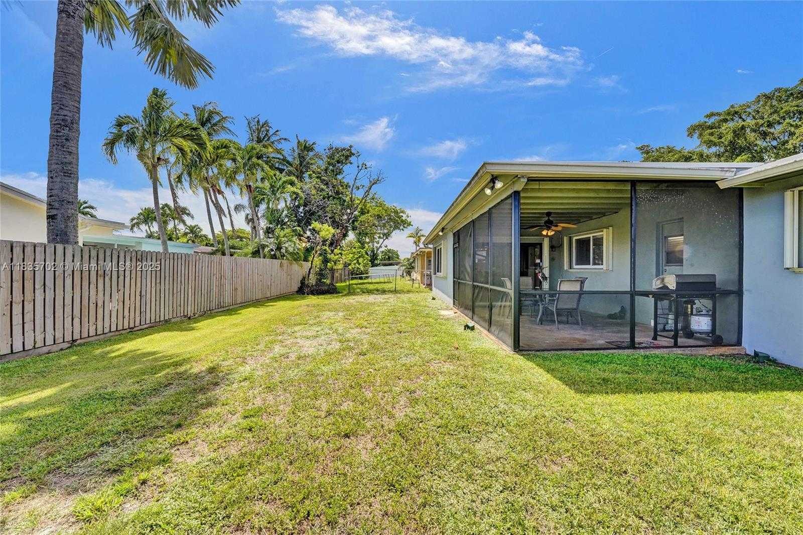 Small Image of 11000 NORTH WEST 20TH ST, Pembroke Pines Number 72