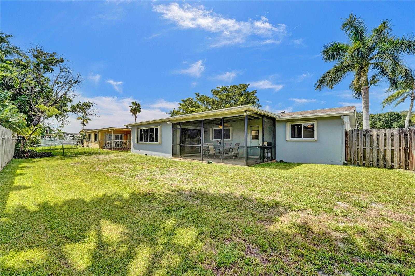Small Image of 11000 NORTH WEST 20TH ST, Pembroke Pines Number 73