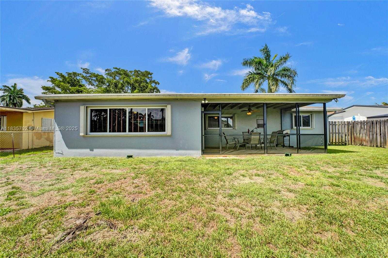 Small Image of 11000 NORTH WEST 20TH ST, Pembroke Pines Number 74