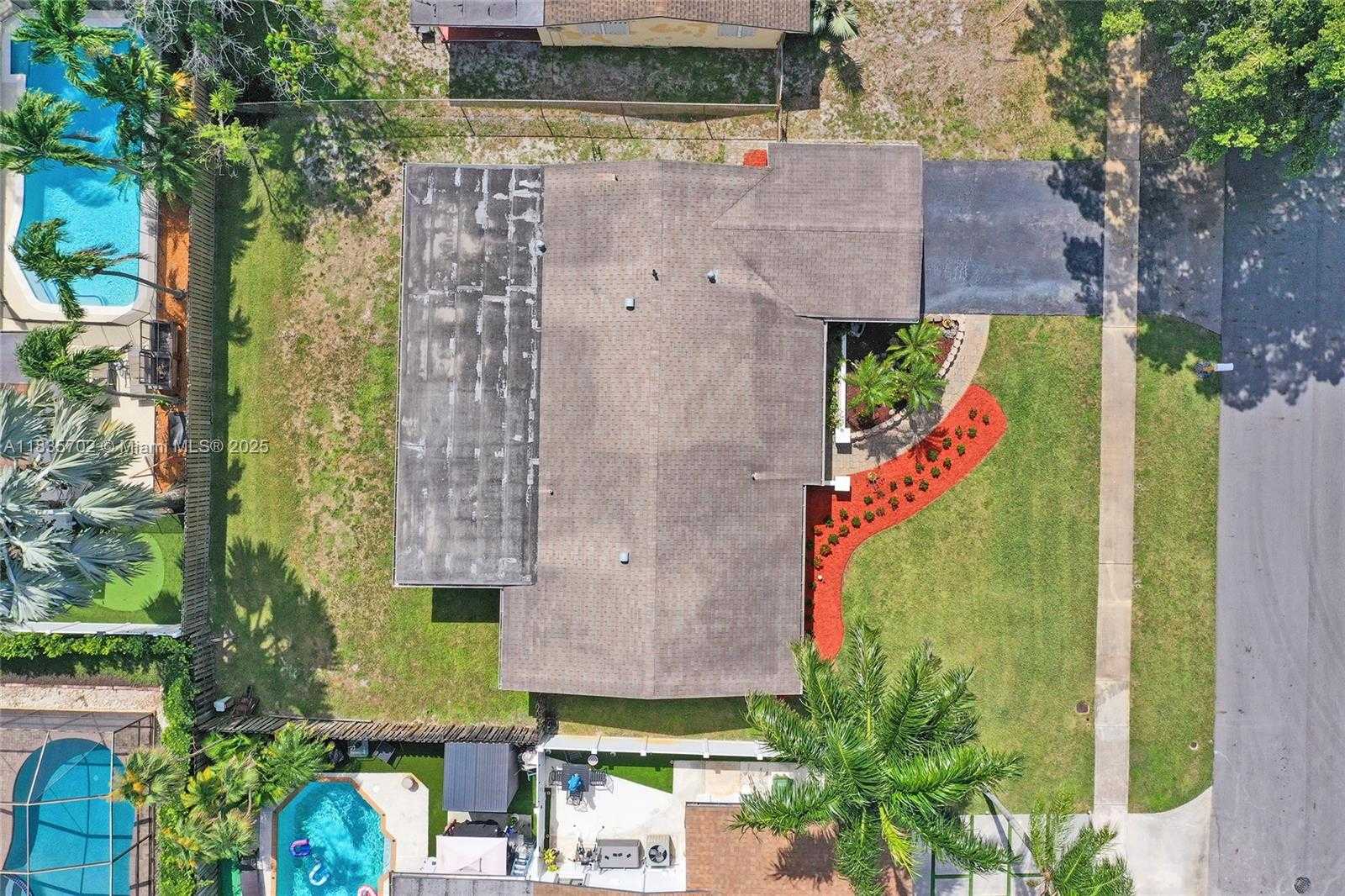 Small Image of 11000 NORTH WEST 20TH ST, Pembroke Pines Number 78