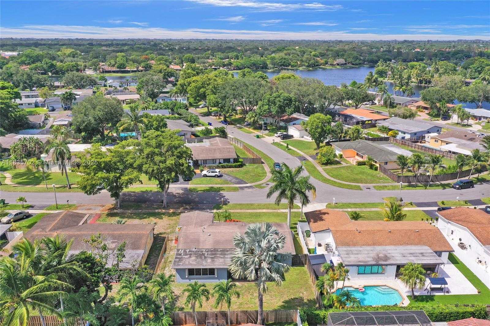 Small Image of 11000 NORTH WEST 20TH ST, Pembroke Pines Number 79