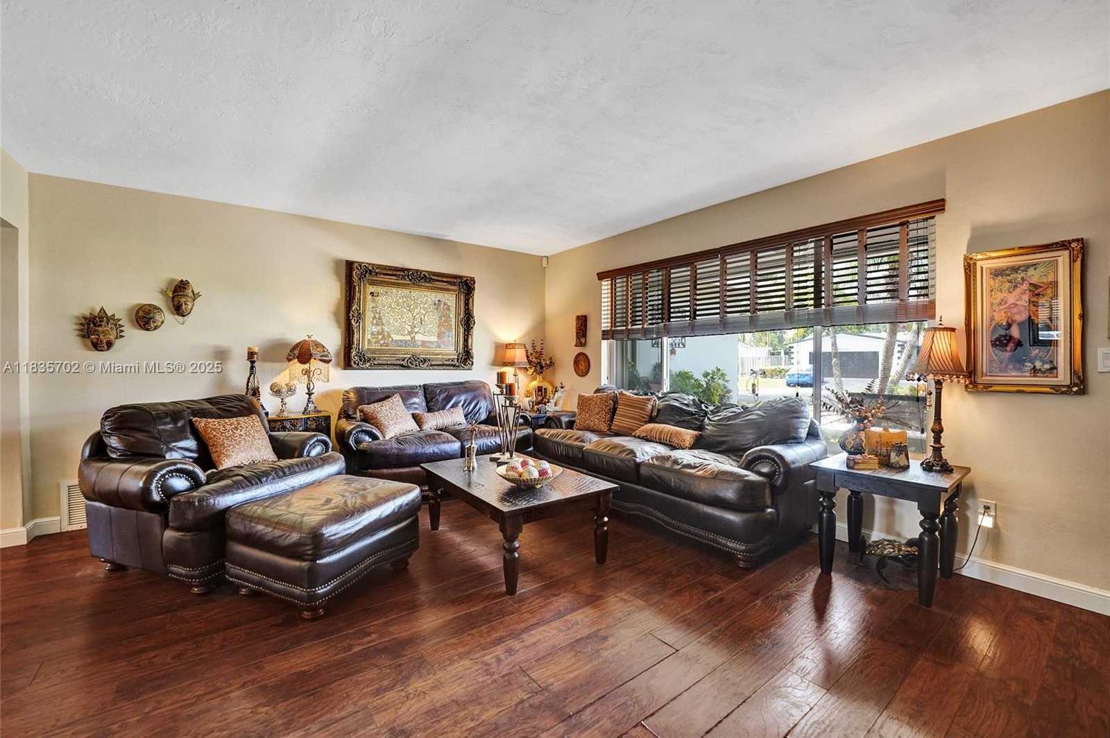 Small Image of 11000 NORTH WEST 20TH ST, Pembroke Pines Number 8