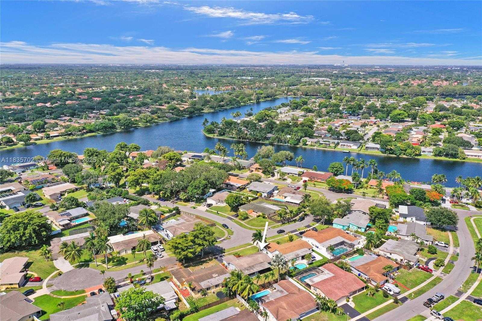 Small Image of 11000 NORTH WEST 20TH ST, Pembroke Pines Number 81