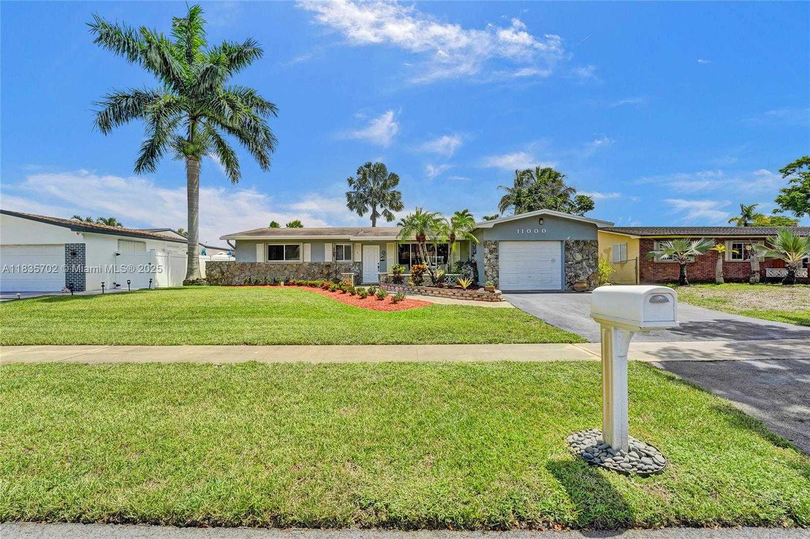 Small Image of 11000 NORTH WEST 20TH ST, Pembroke Pines Number 83