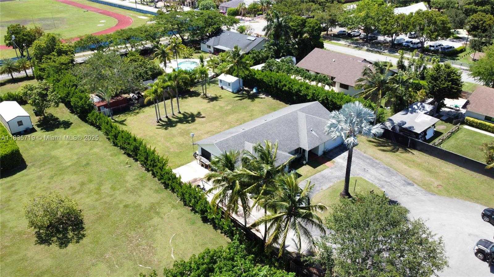 Small Image of 28242 SOUTH WEST 163RD CT, Homestead Number 27
