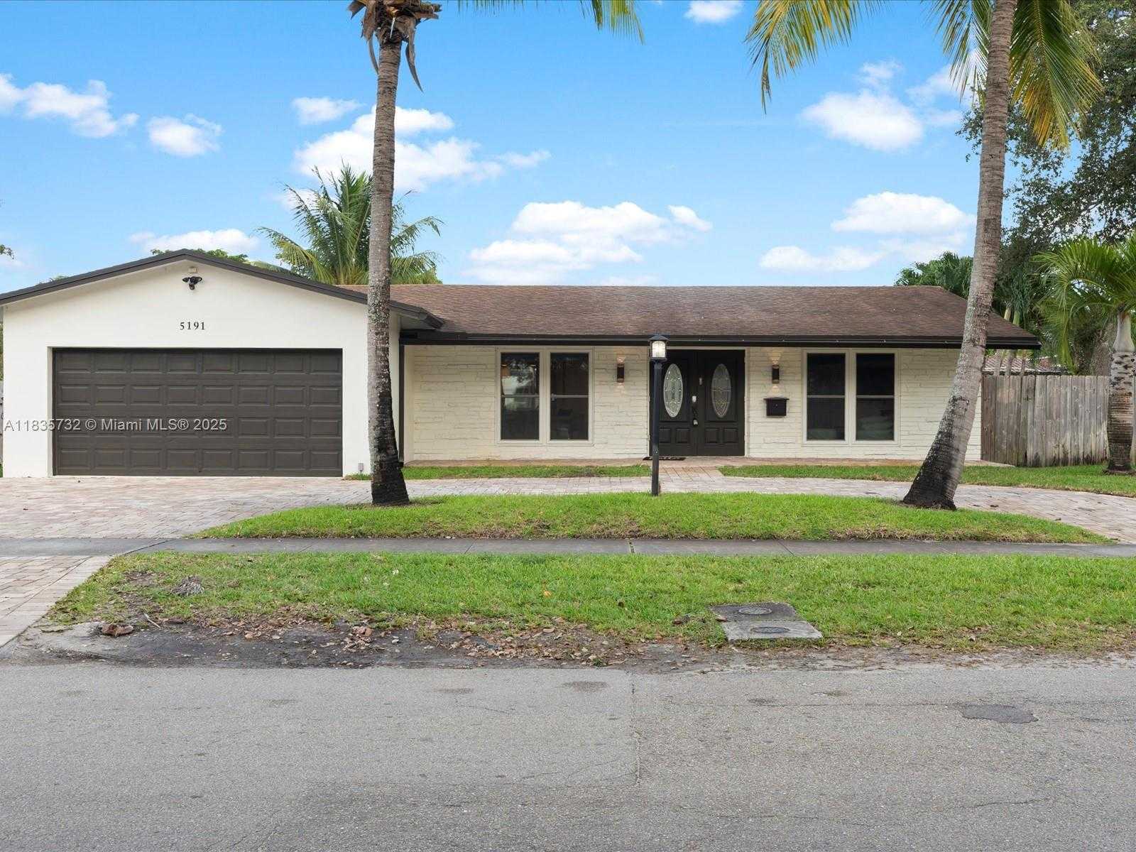 Small Image of 5191 SARAZEN DR, Hollywood Number 21