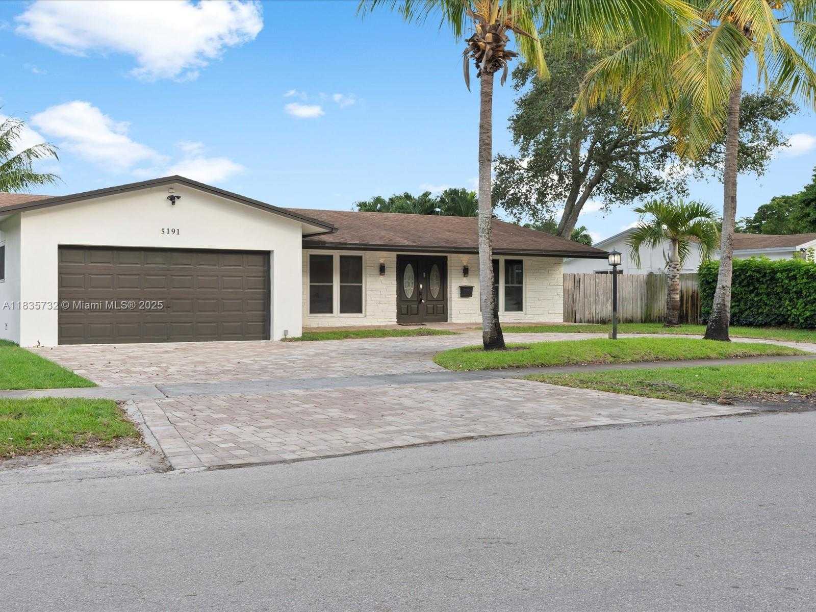 Small Image of 5191 SARAZEN DR, Hollywood Number 23