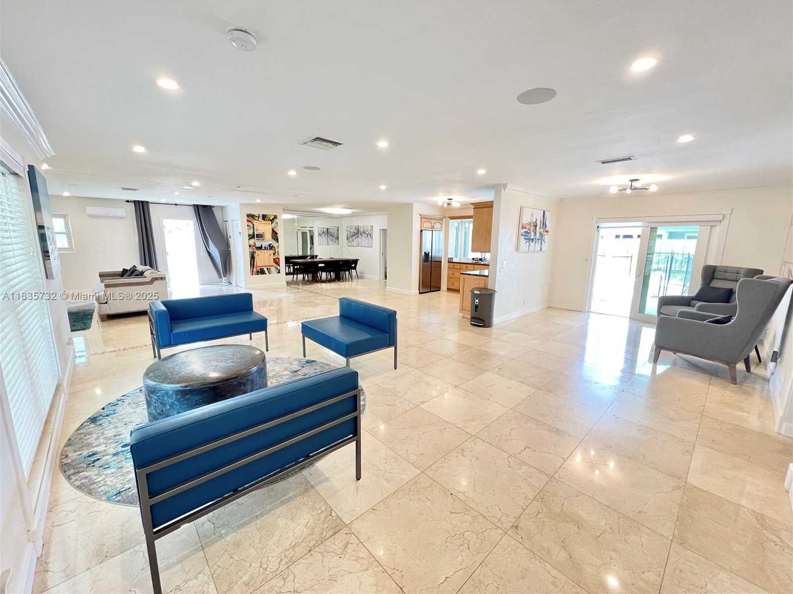 Small Image of 5191 SARAZEN DR, Hollywood Number 5