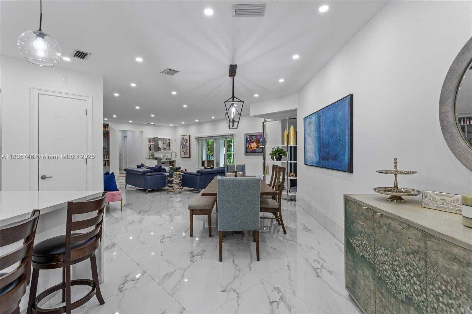 Small Image of 711 SUNSET RD, Coral Gables Number 12
