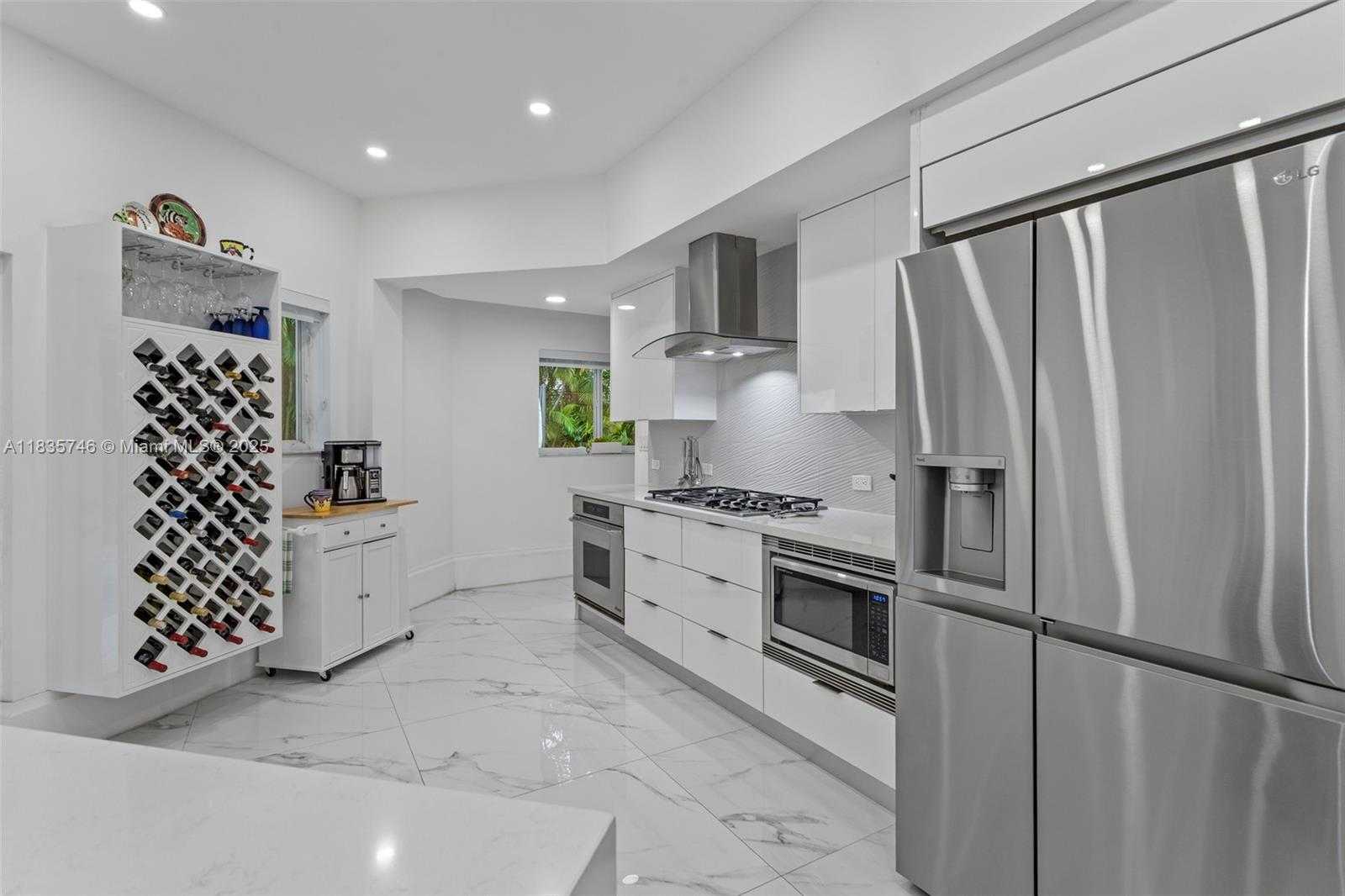 Small Image of 711 SUNSET RD, Coral Gables Number 13
