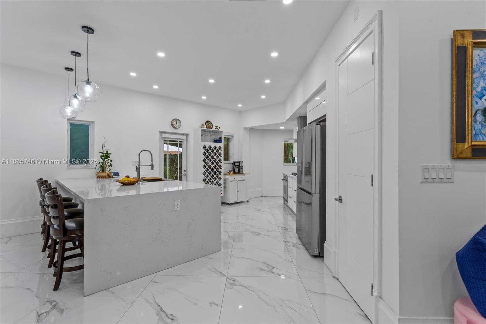 Small Image of 711 SUNSET RD, Coral Gables Number 14