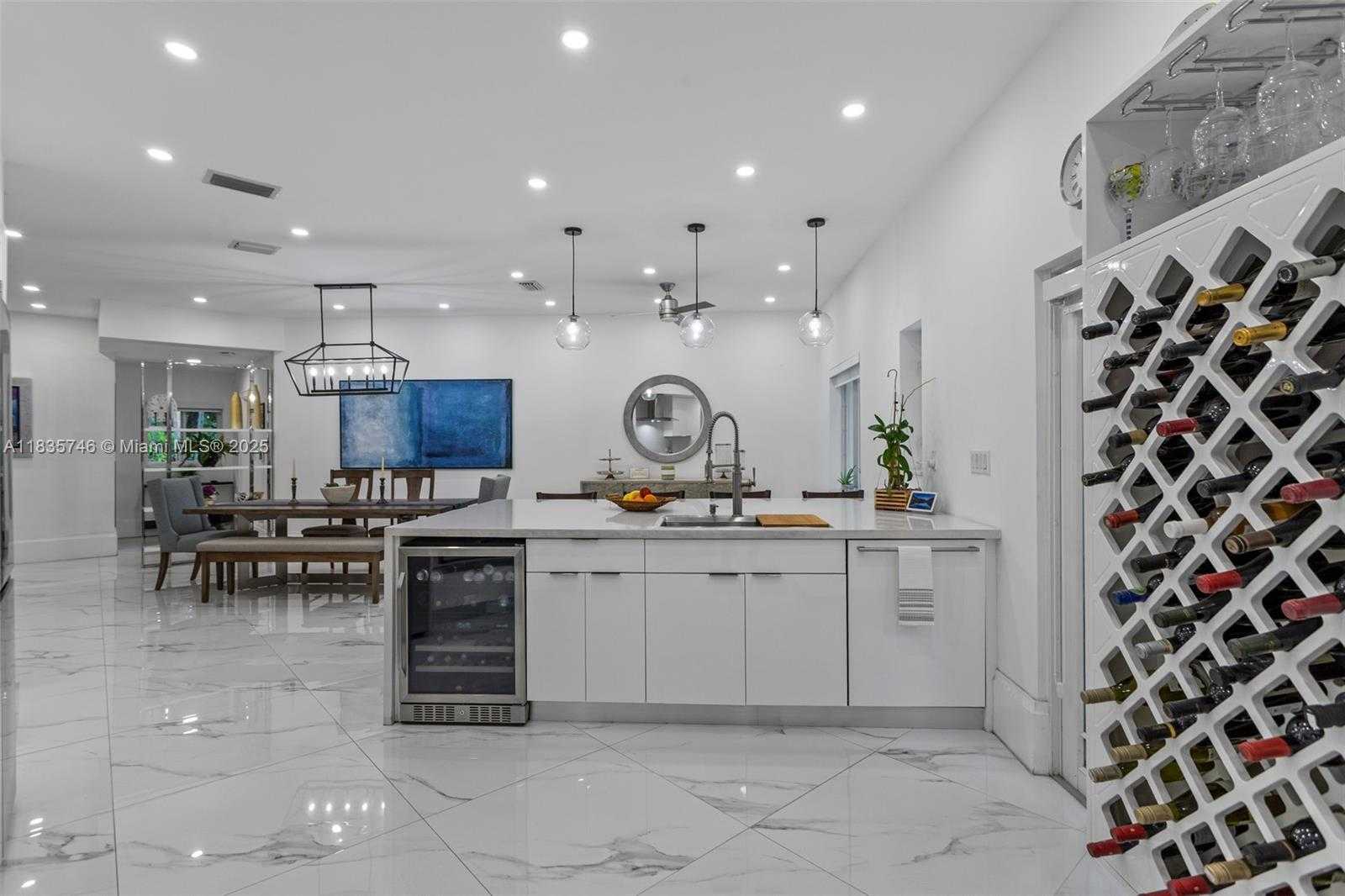 Small Image of 711 SUNSET RD, Coral Gables Number 15