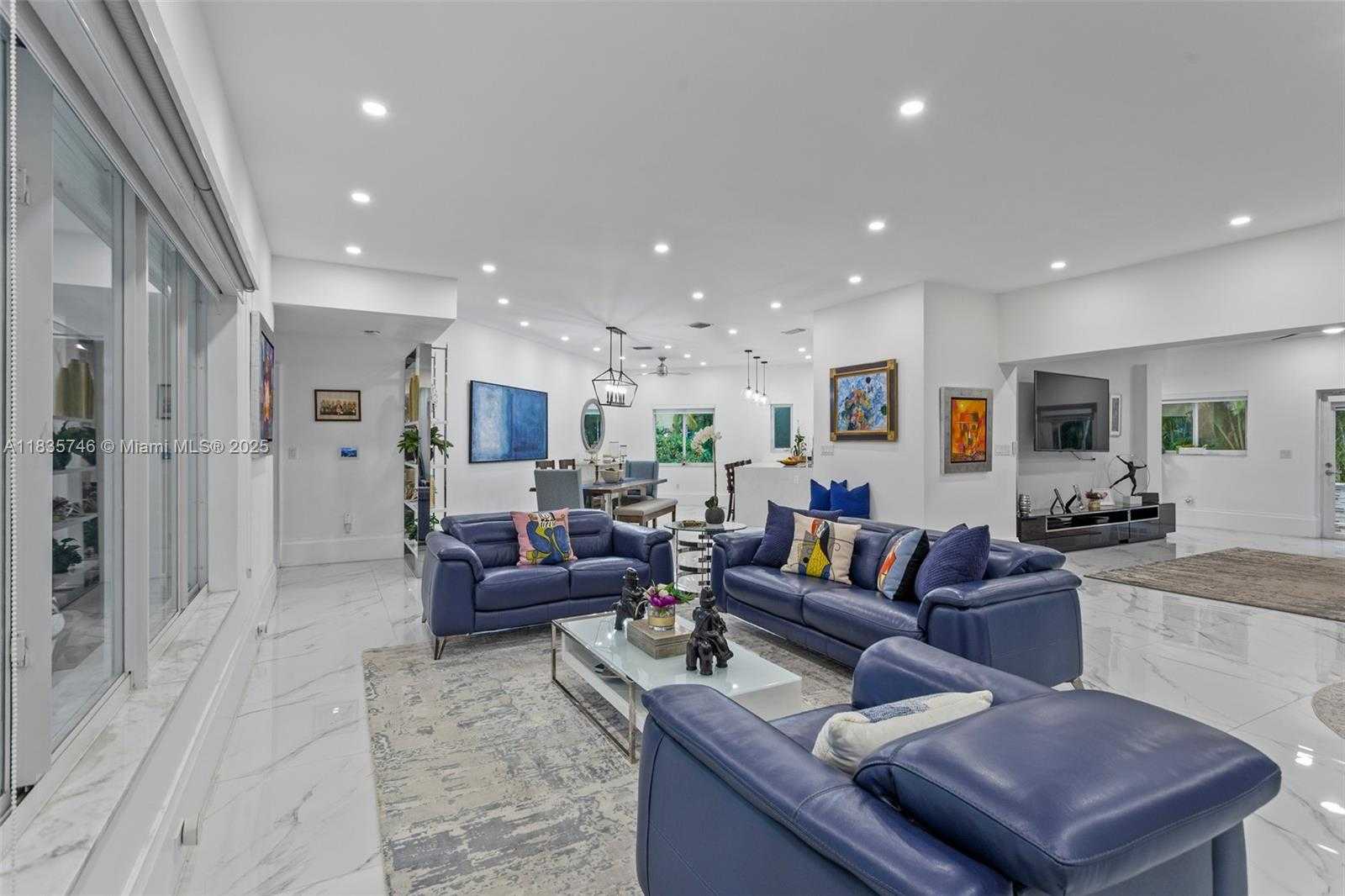 Small Image of 711 SUNSET RD, Coral Gables Number 16