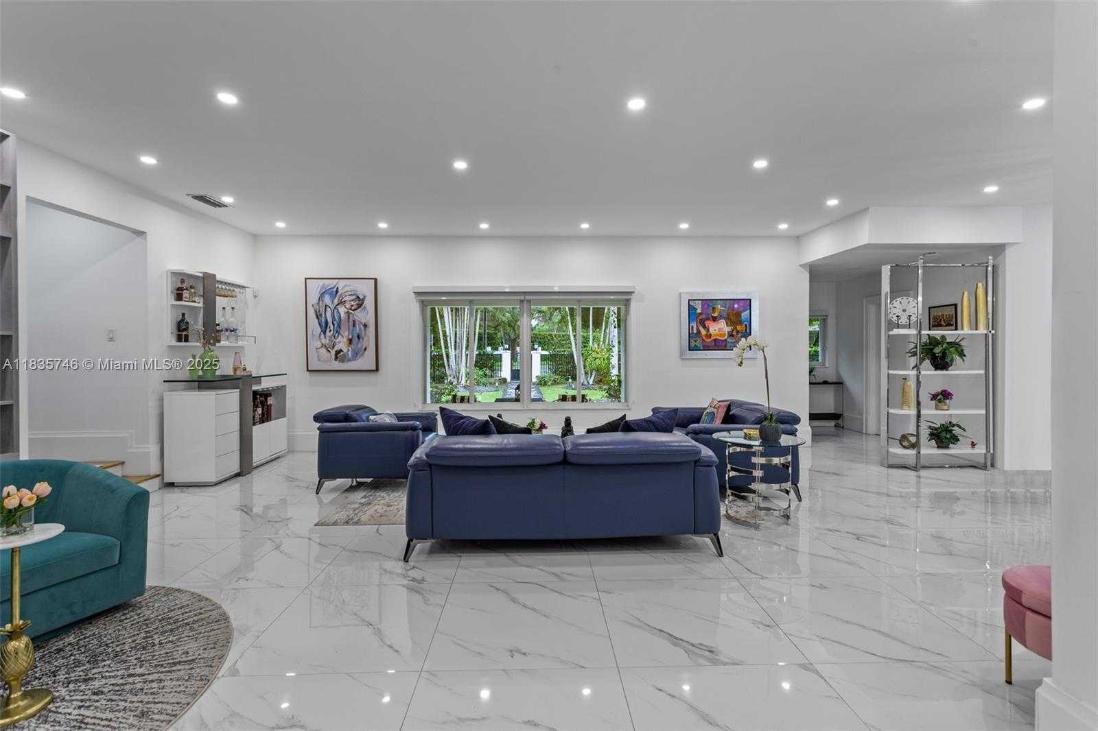 Small Image of 711 SUNSET RD, Coral Gables Number 19