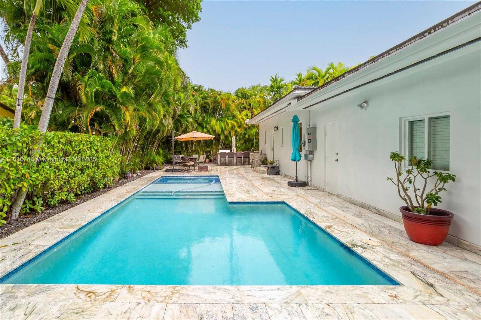 Small Image of 711 SUNSET RD, Coral Gables Number 3
