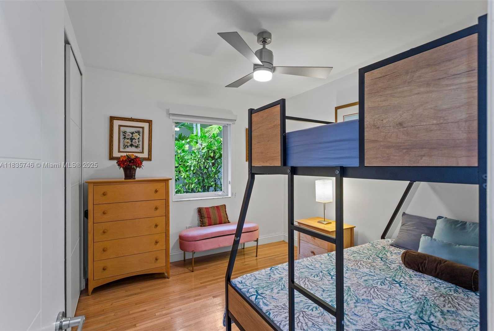 Small Image of 711 SUNSET RD, Coral Gables Number 36