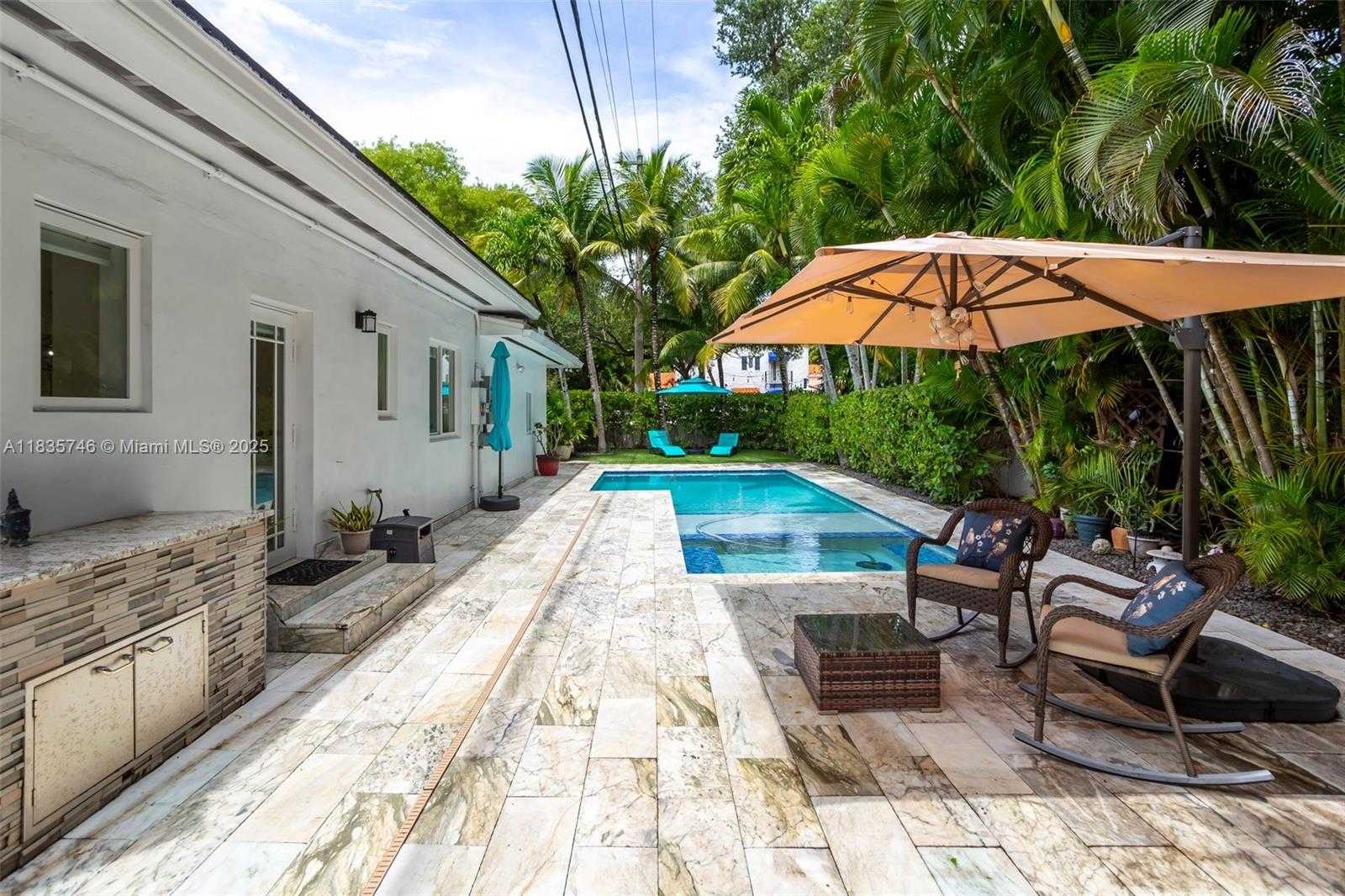 Small Image of 711 SUNSET RD, Coral Gables Number 38
