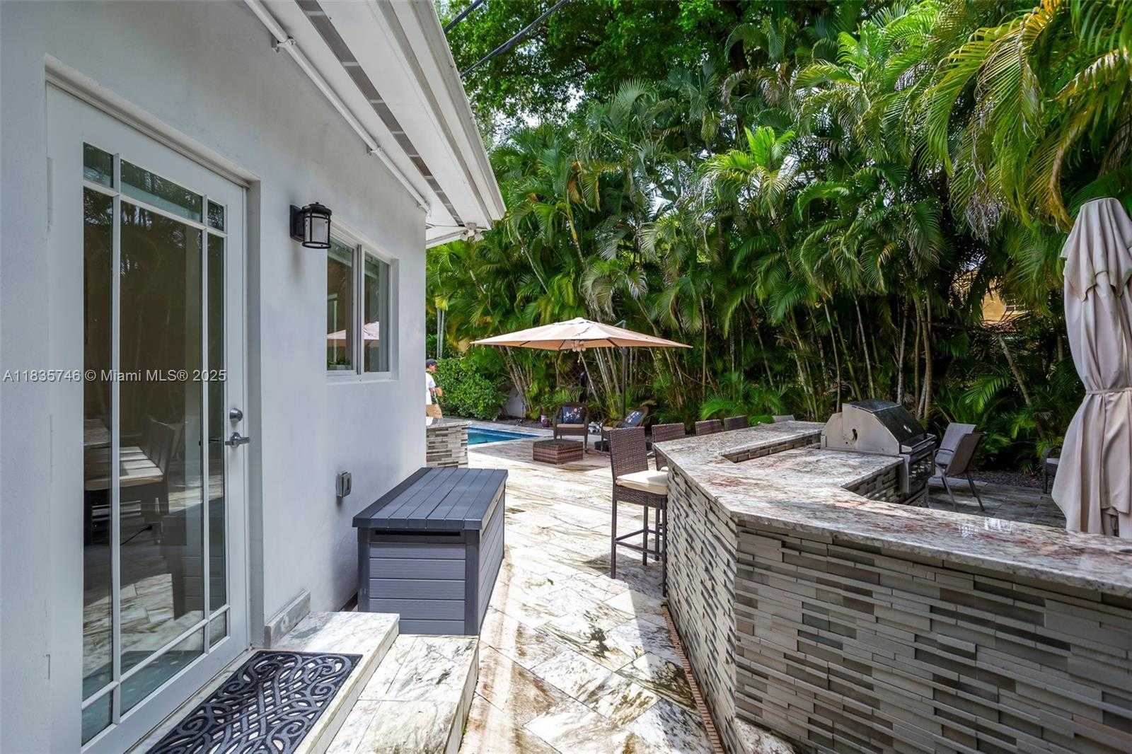 Small Image of 711 SUNSET RD, Coral Gables Number 41
