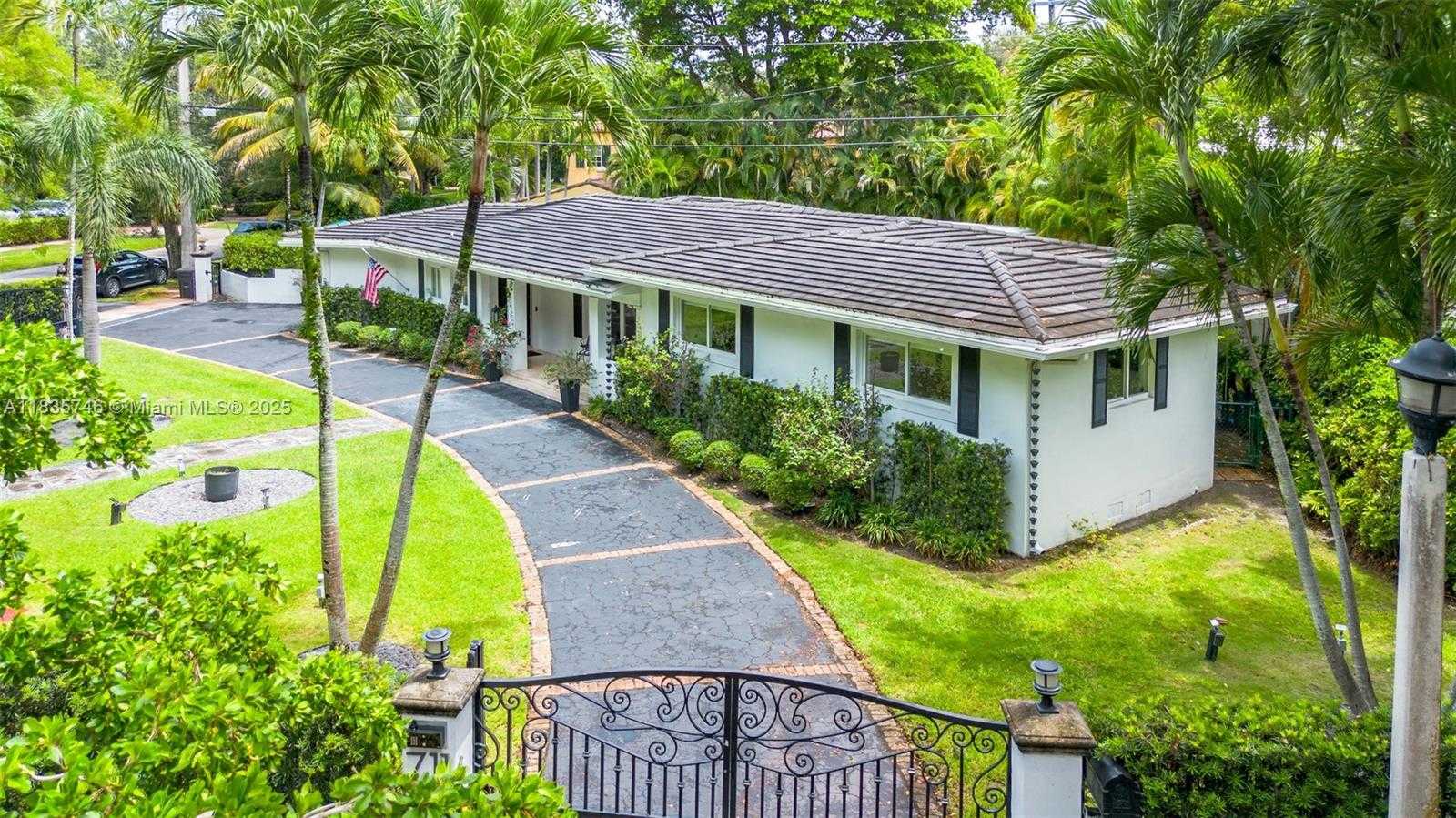 Small Image of 711 SUNSET RD, Coral Gables Number 5