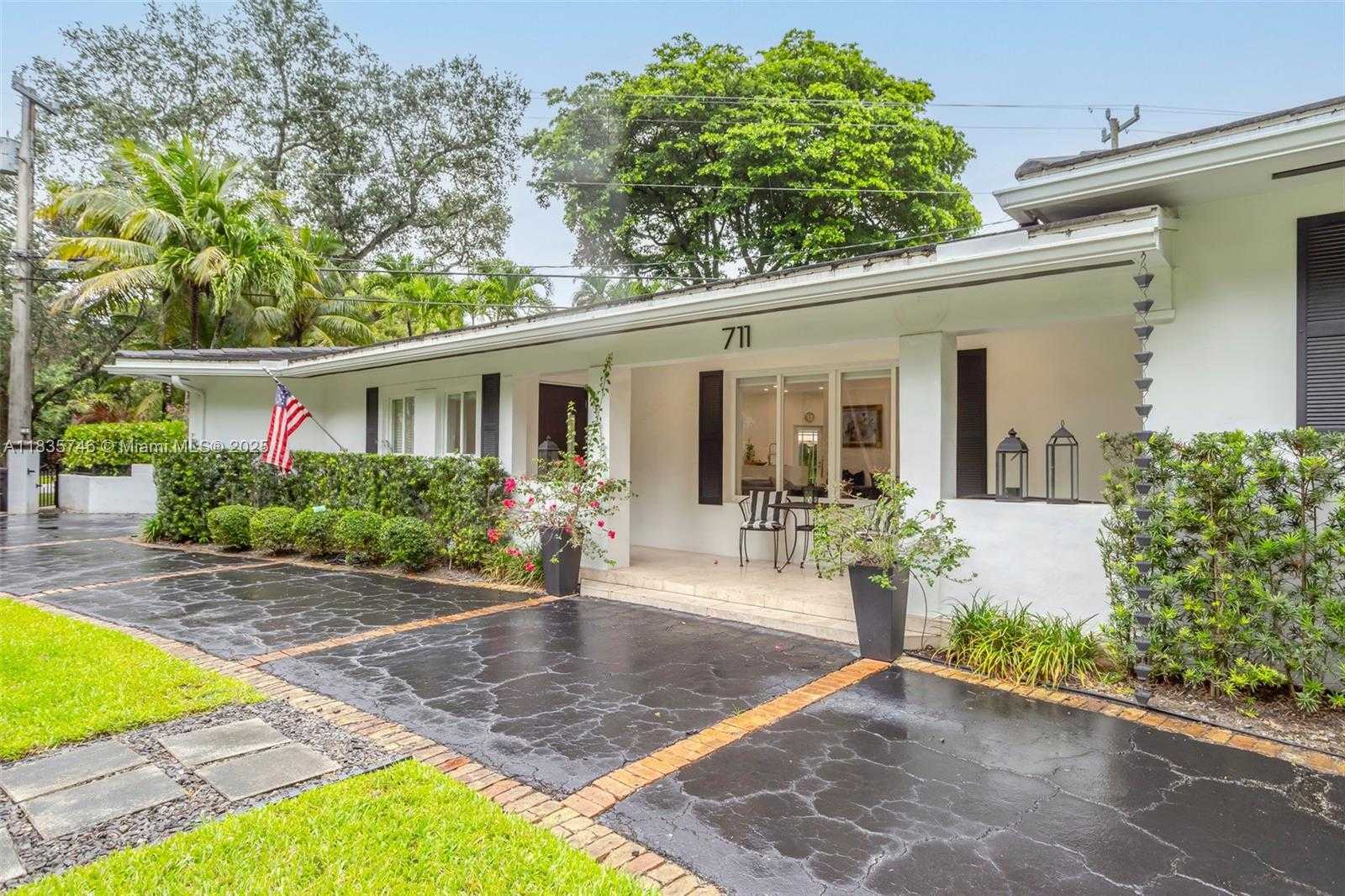 Small Image of 711 SUNSET RD, Coral Gables Number 6