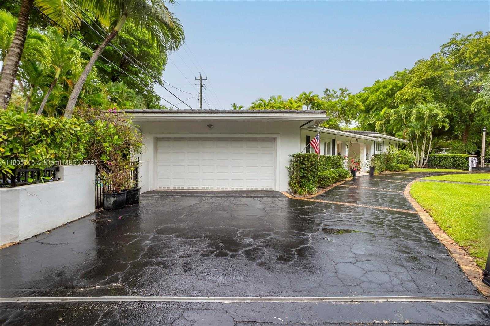 Small Image of 711 SUNSET RD, Coral Gables Number 7