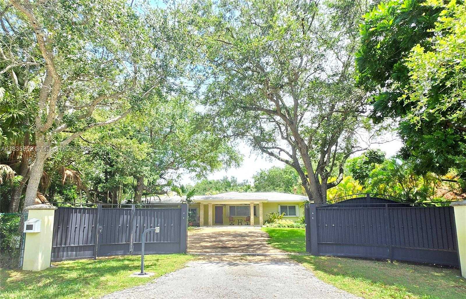 Small Image of 7895 SOUTH WEST 122ND ST, Pinecrest Number 2