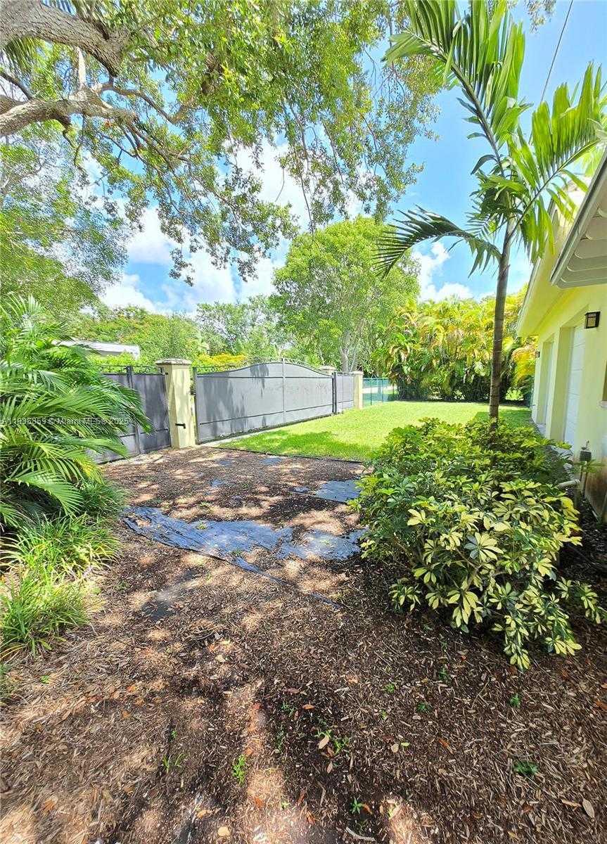 Small Image of 7895 SOUTH WEST 122ND ST, Pinecrest Number 70