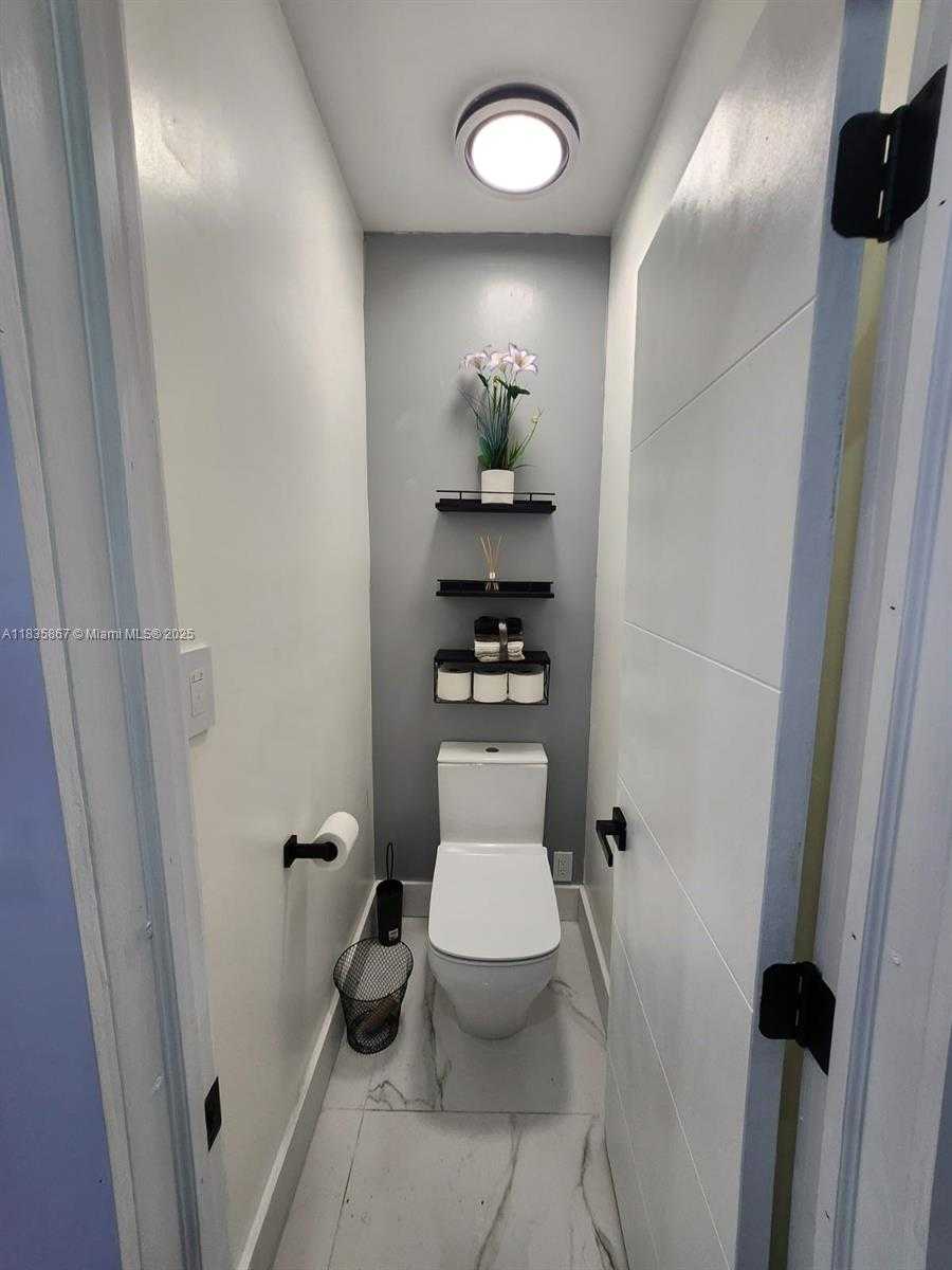 Small Image of 817 NORTH WEST 17TH ST, Fort Lauderdale Number 20