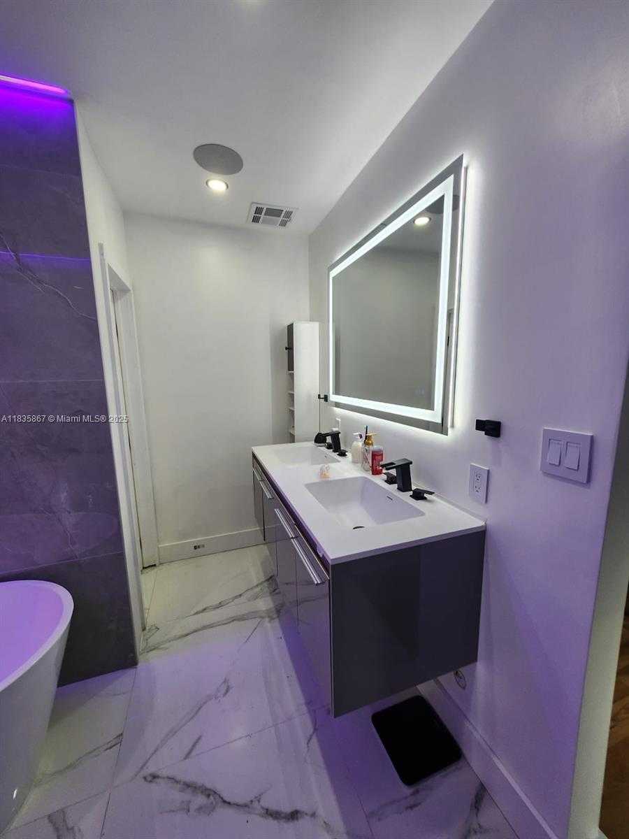 Small Image of 817 NORTH WEST 17TH ST, Fort Lauderdale Number 21