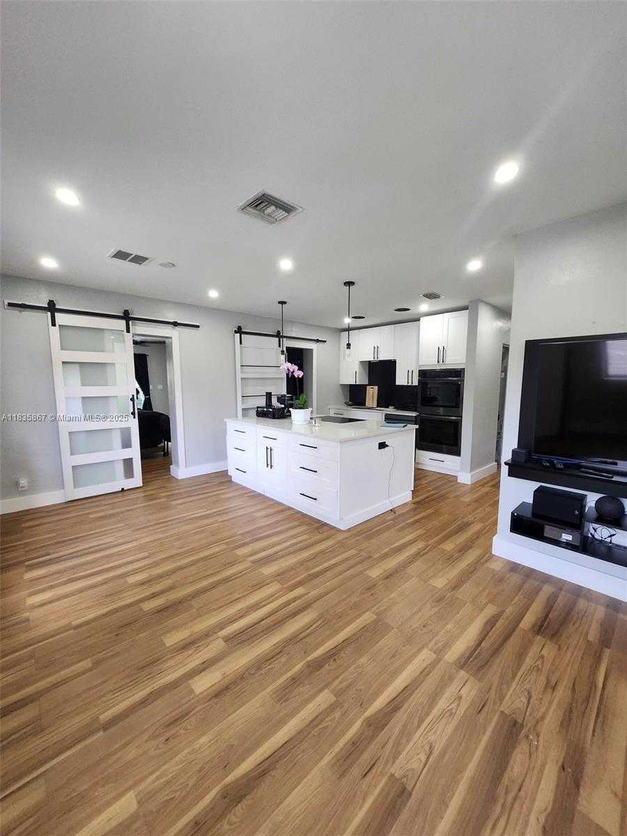 Small Image of 817 NORTH WEST 17TH ST, Fort Lauderdale Number 4
