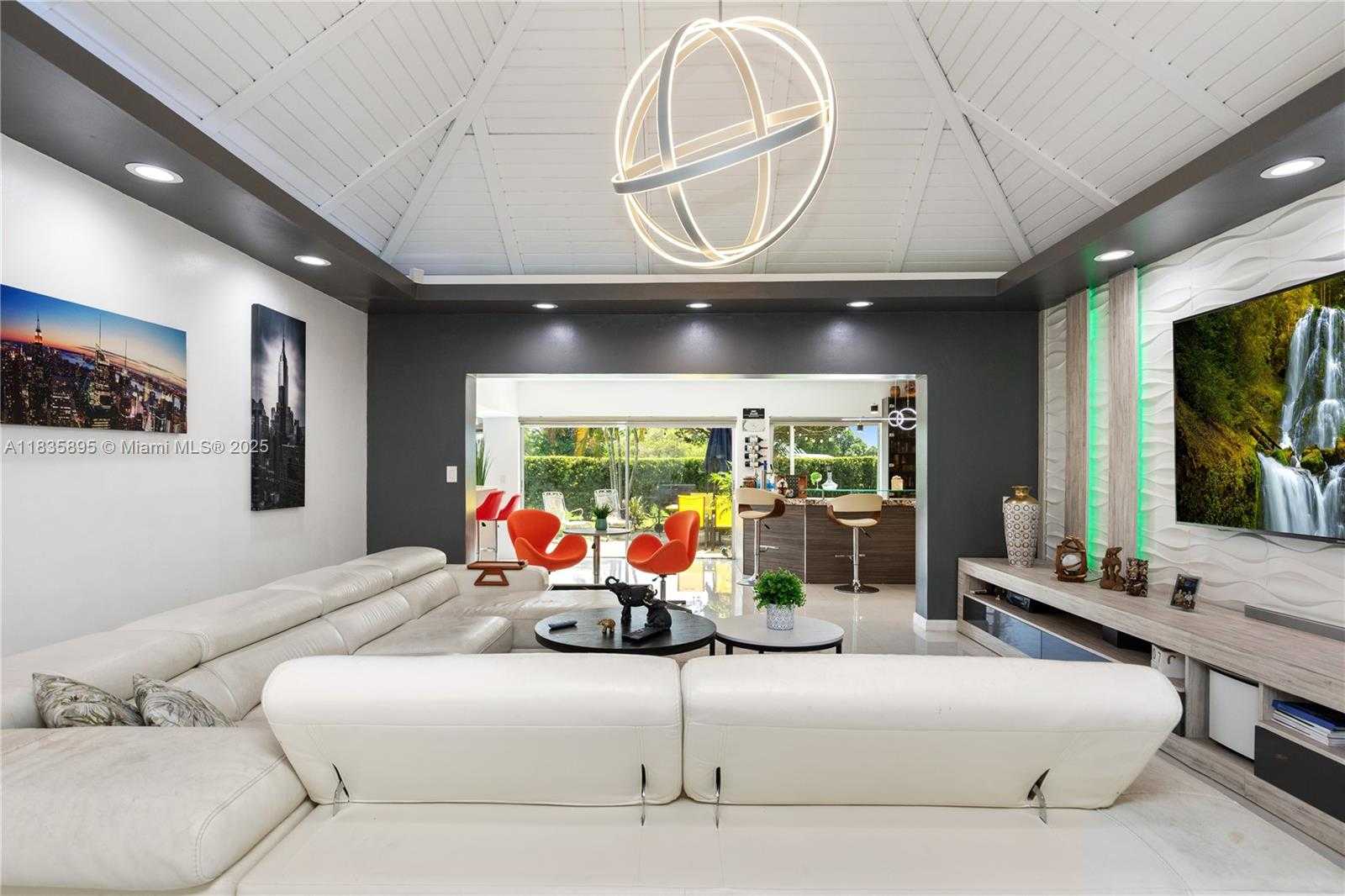 Small Image of 5712 WHITE HICKORY CIR, Tamarac Number 10