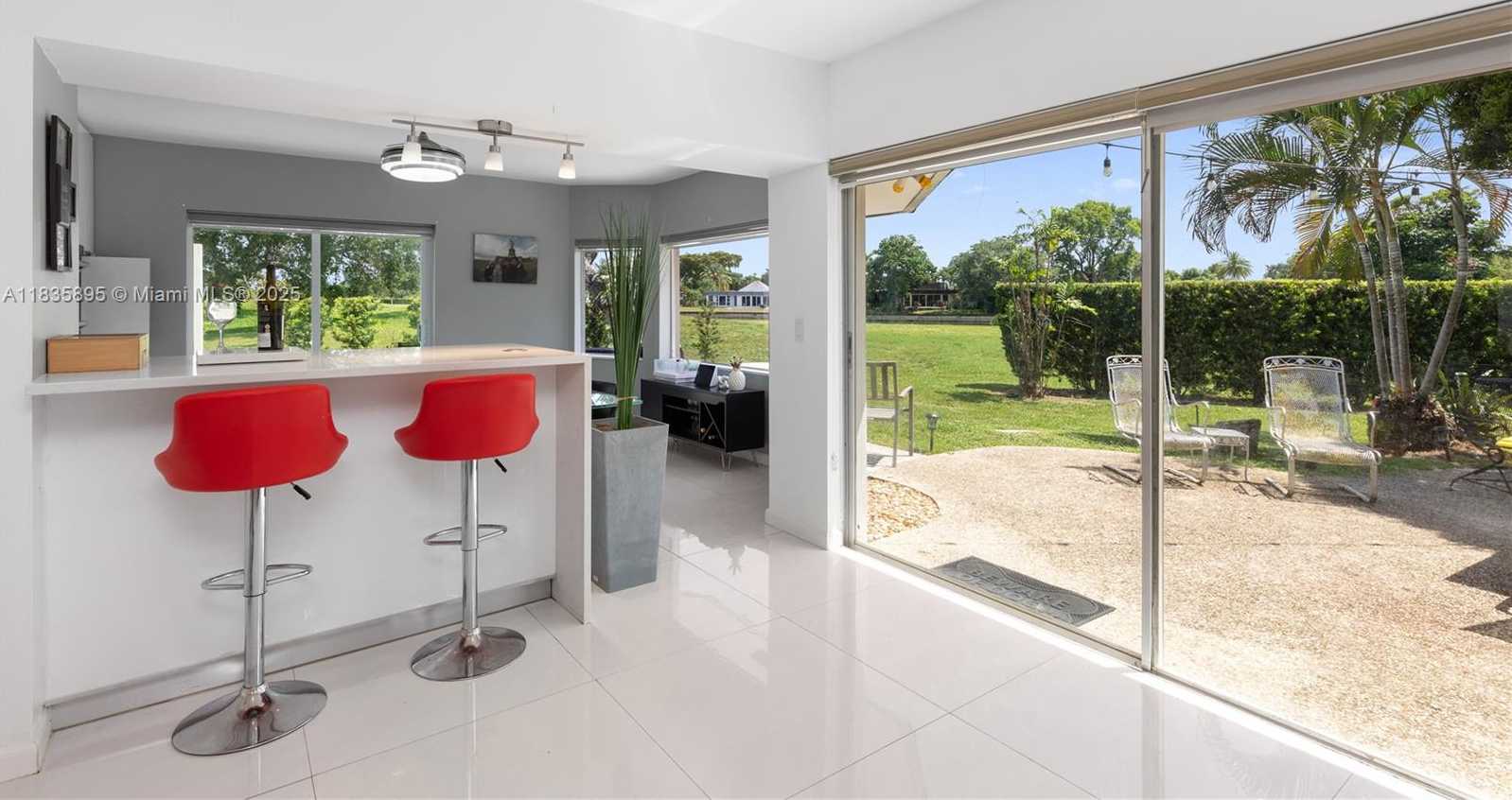 Small Image of 5712 WHITE HICKORY CIR, Tamarac Number 15