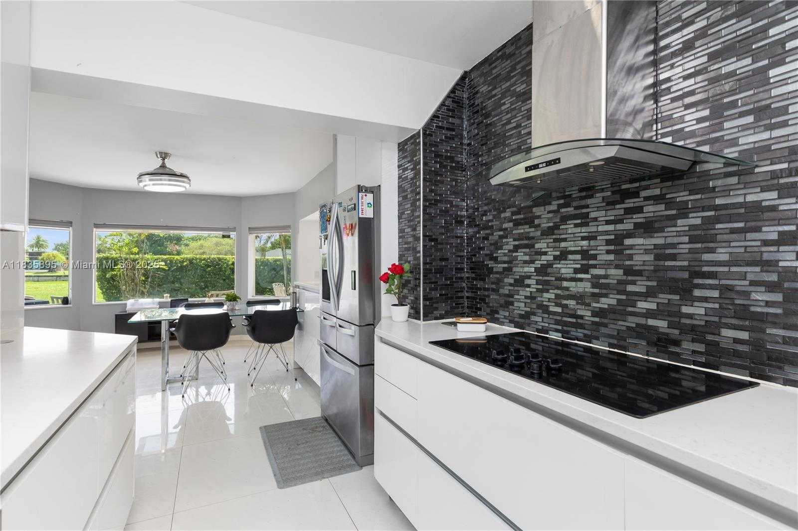 Small Image of 5712 WHITE HICKORY CIR, Tamarac Number 17