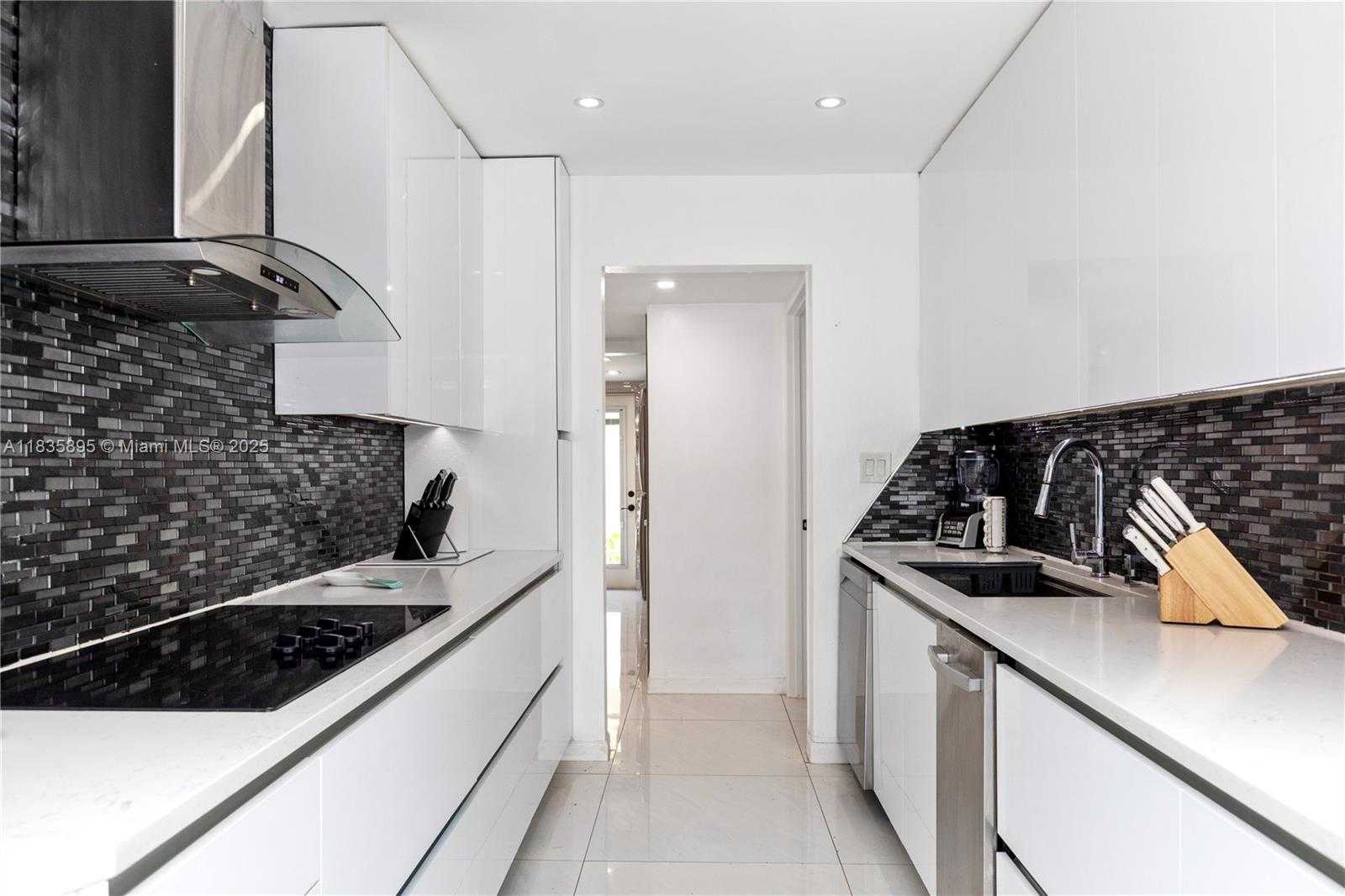 Small Image of 5712 WHITE HICKORY CIR, Tamarac Number 20