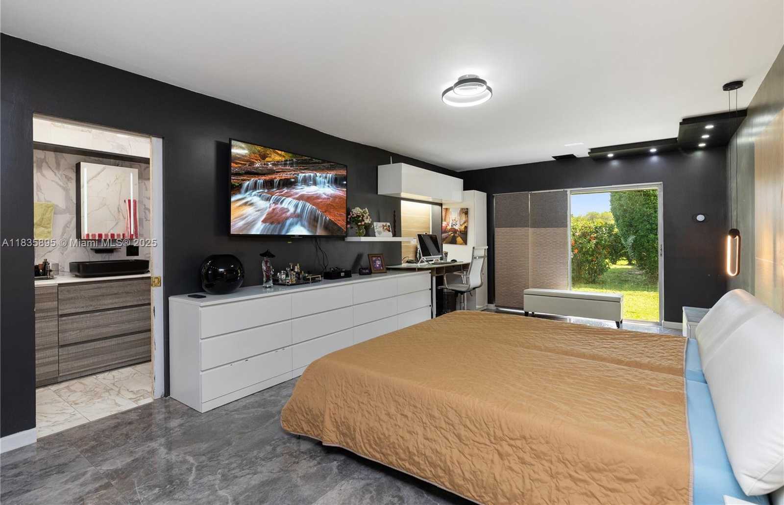 Small Image of 5712 WHITE HICKORY CIR, Tamarac Number 23