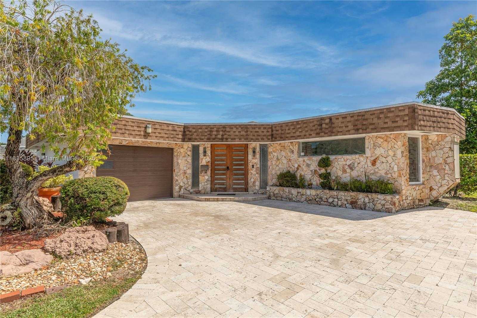 Small Image of 5712 WHITE HICKORY CIR, Tamarac Number 36