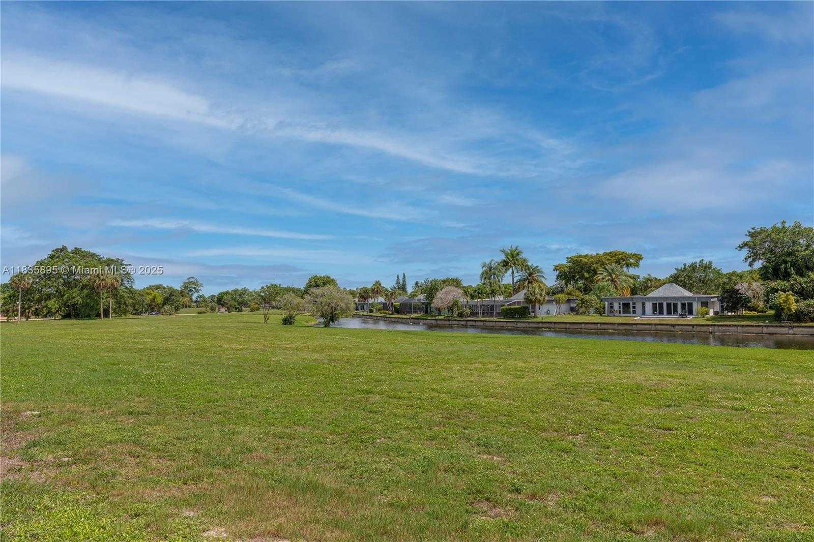 Small Image of 5712 WHITE HICKORY CIR, Tamarac Number 39